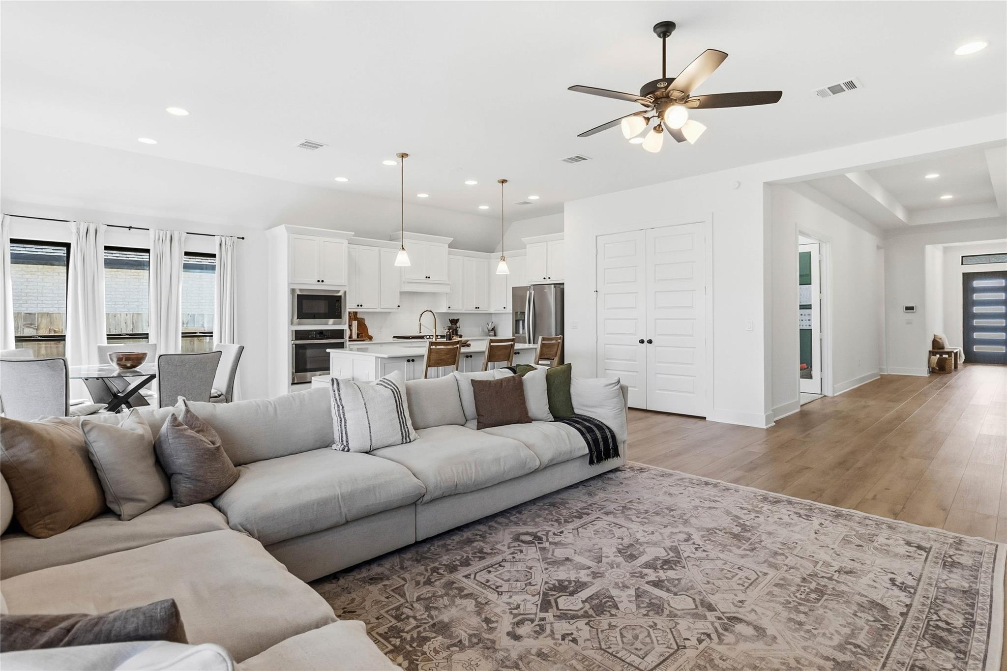 14421  Kira Ln, photo 9