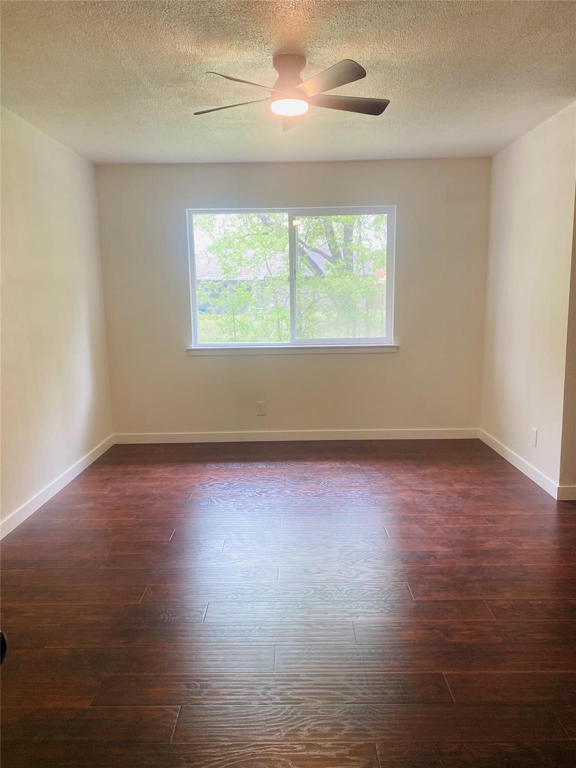 2104  Beta Cir, photo 8