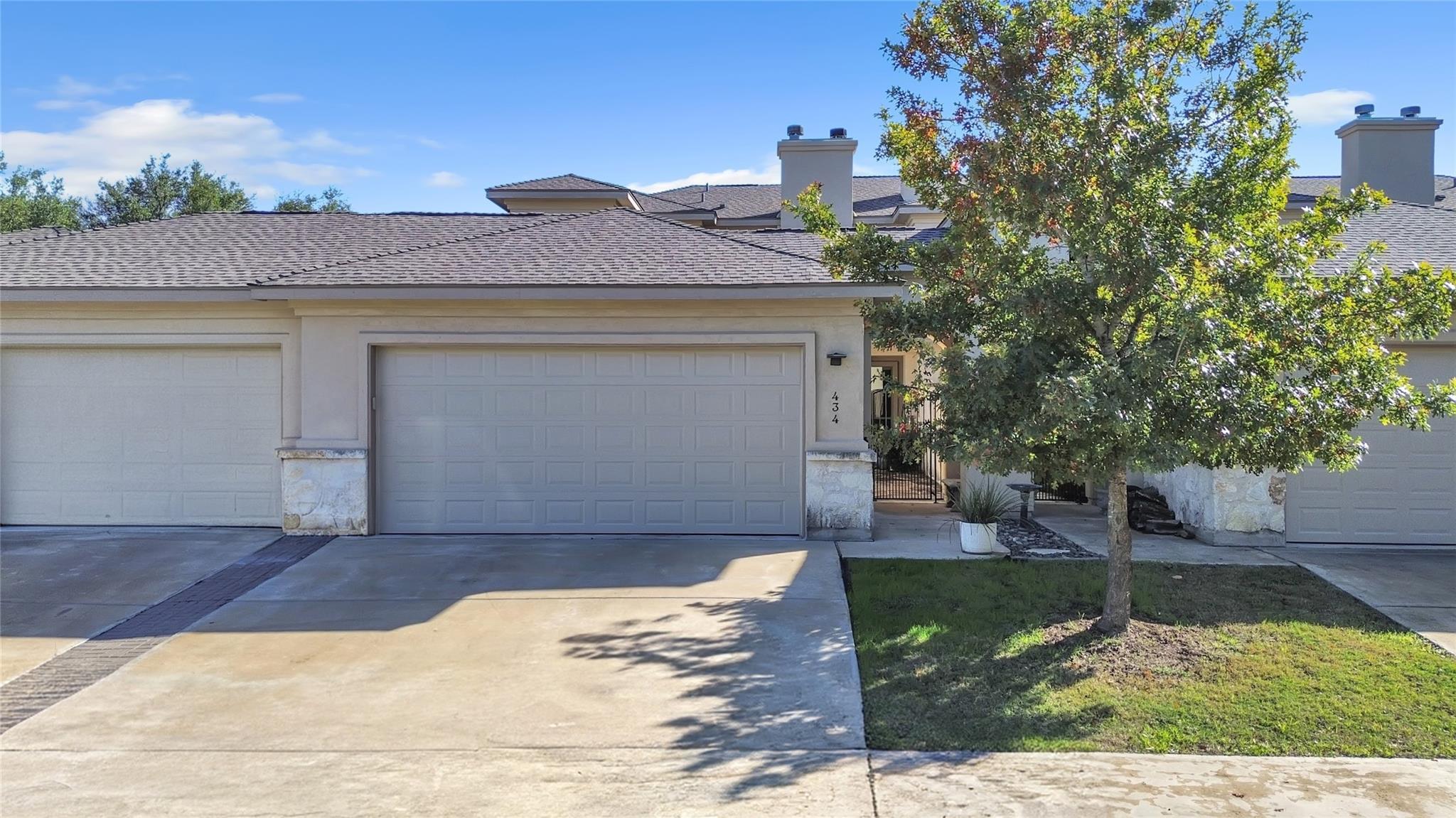 434  Stagecoach Trl, photo 2