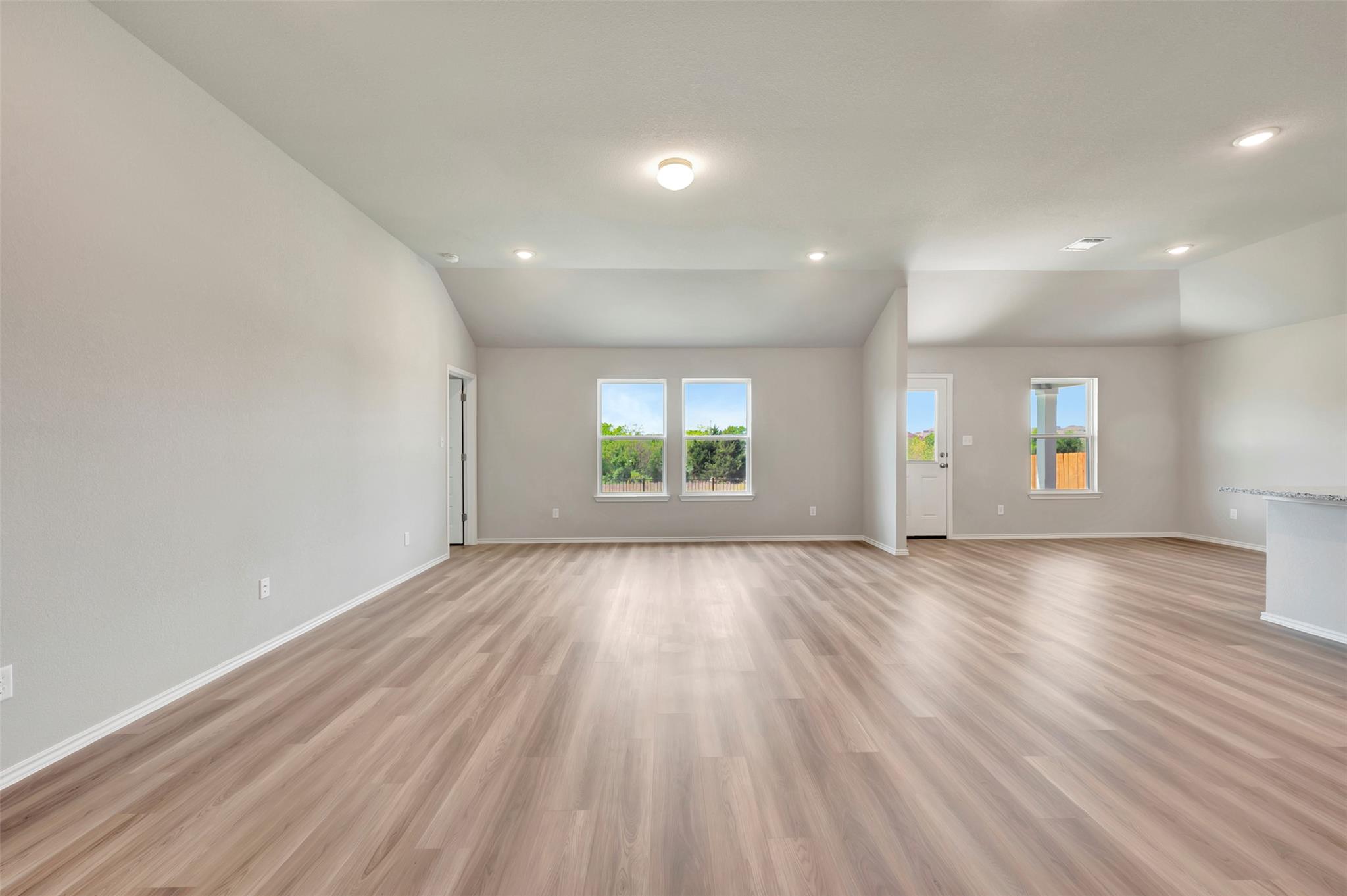 20001  Schatz Way, photo 2
