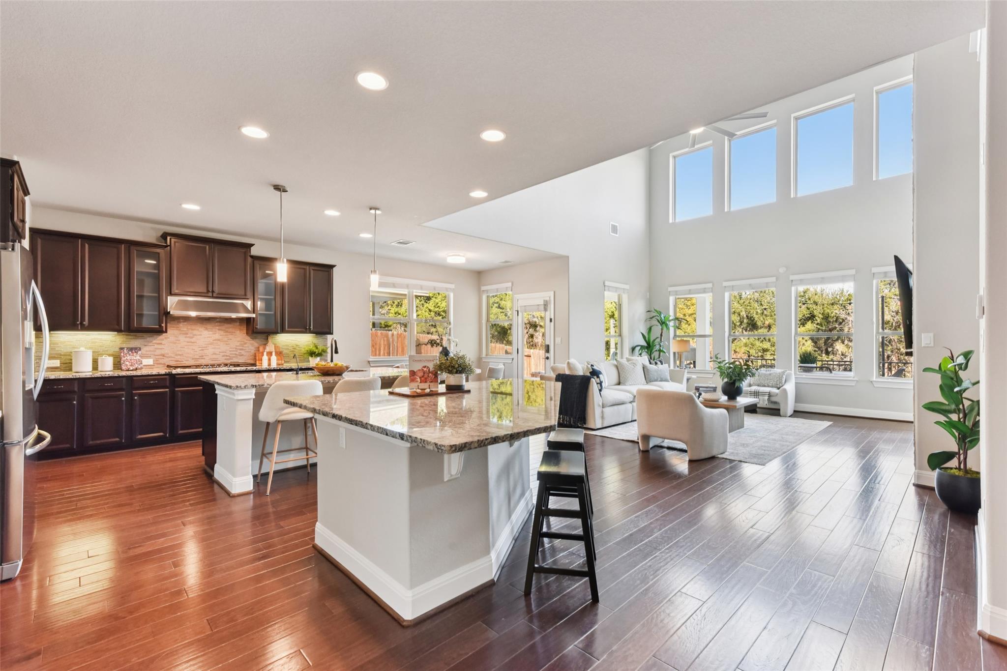 5629  Siragusa Dr, photo 3