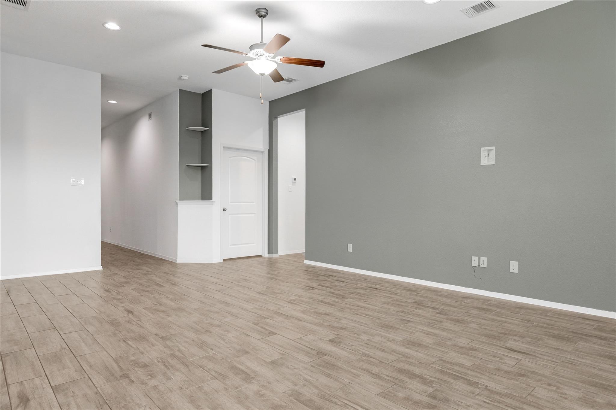 20506  National Dr, photo 9