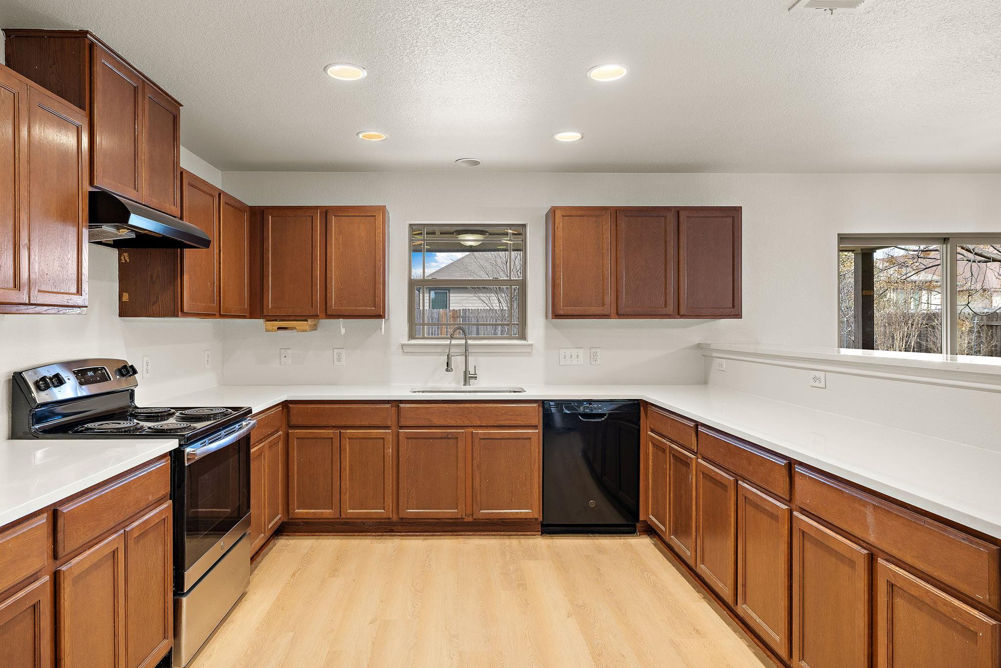 924  Oatmeal Dr, photo 10