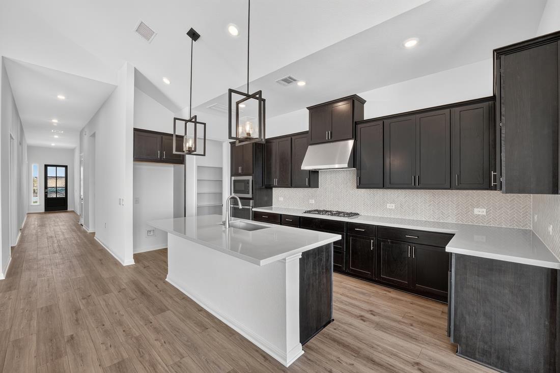 231  Belmont Way, photo 2