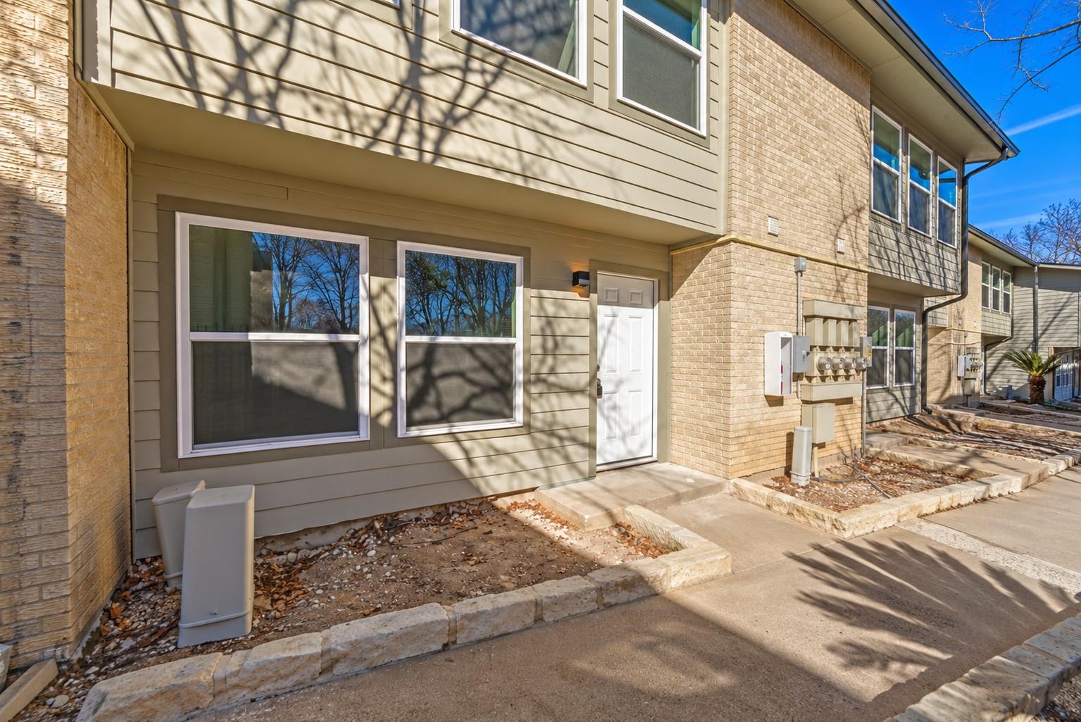 2124  Burton Dr  #125, photo 3