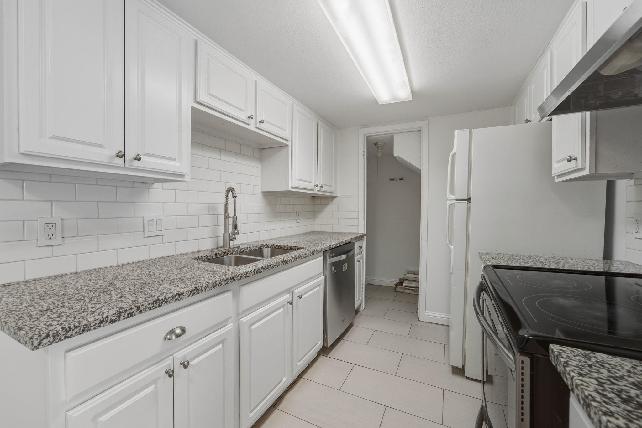 2124  Burton Dr  #125, photo 4