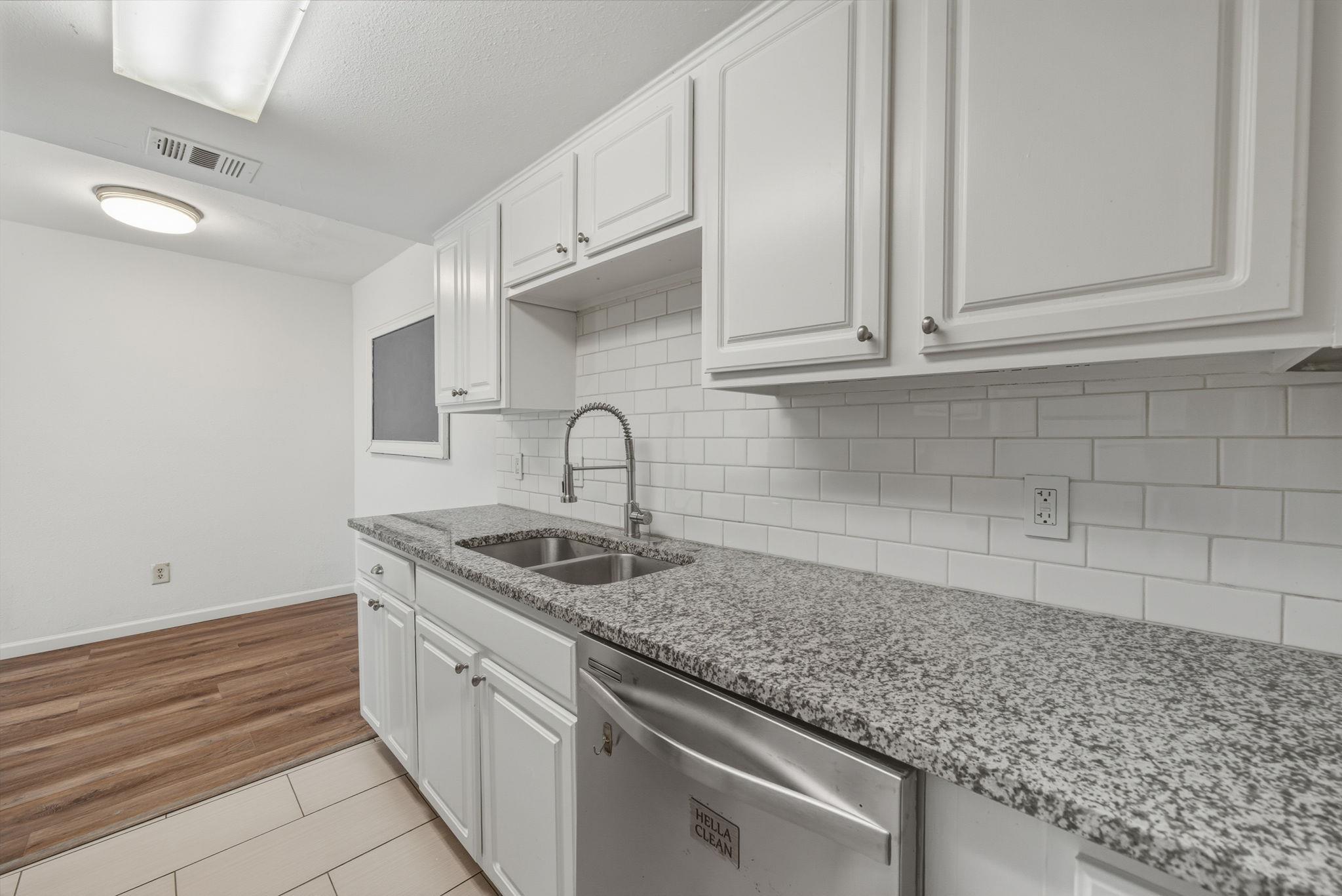 2124  Burton Dr  #125, photo 7