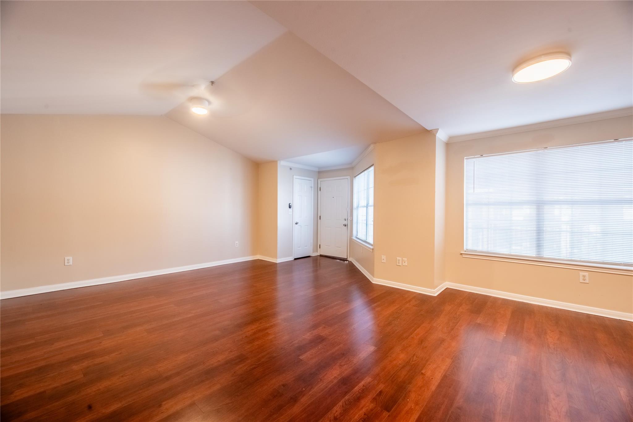 501 W 26th St  #323, photo 2