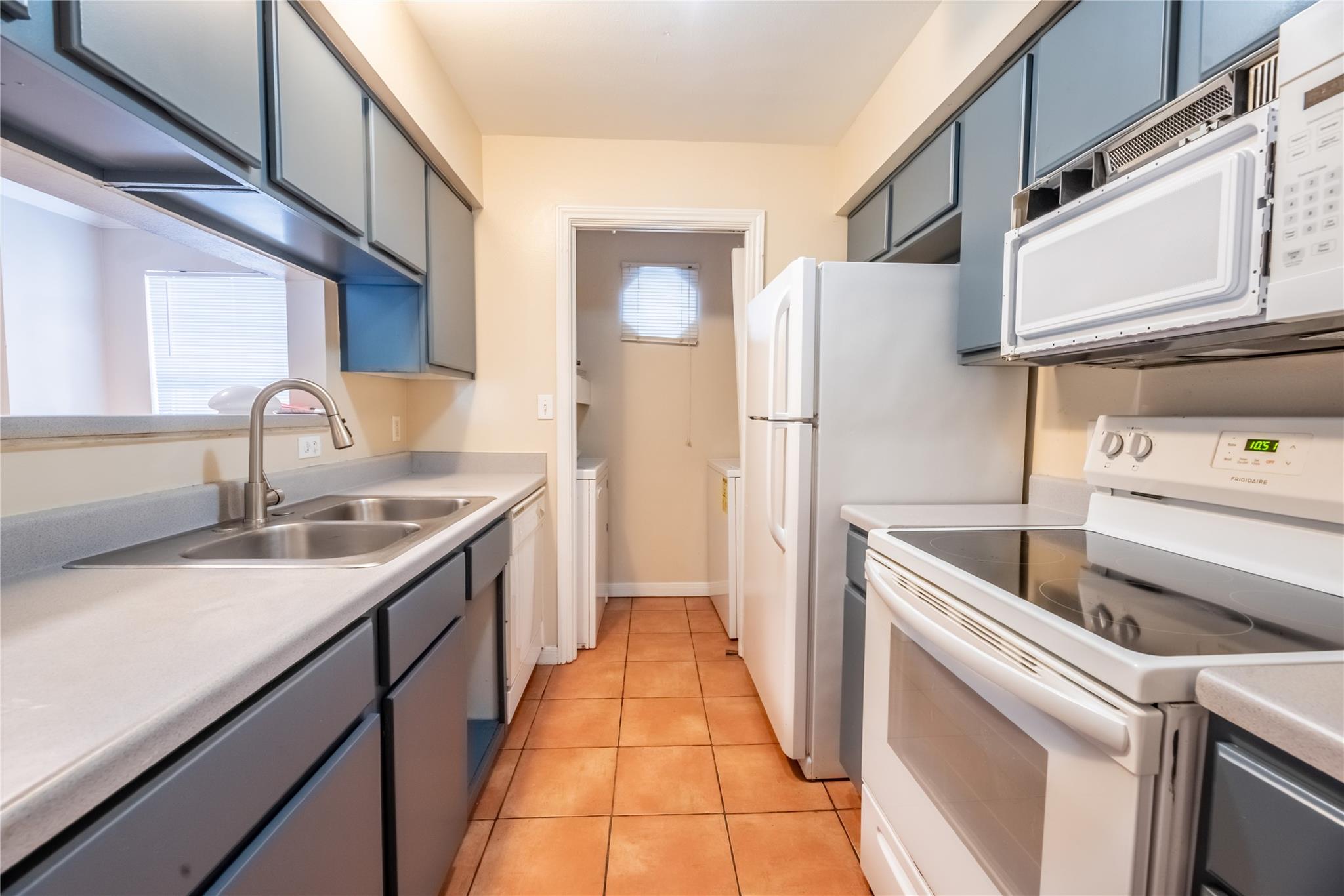 501 W 26th St  #323, photo 4