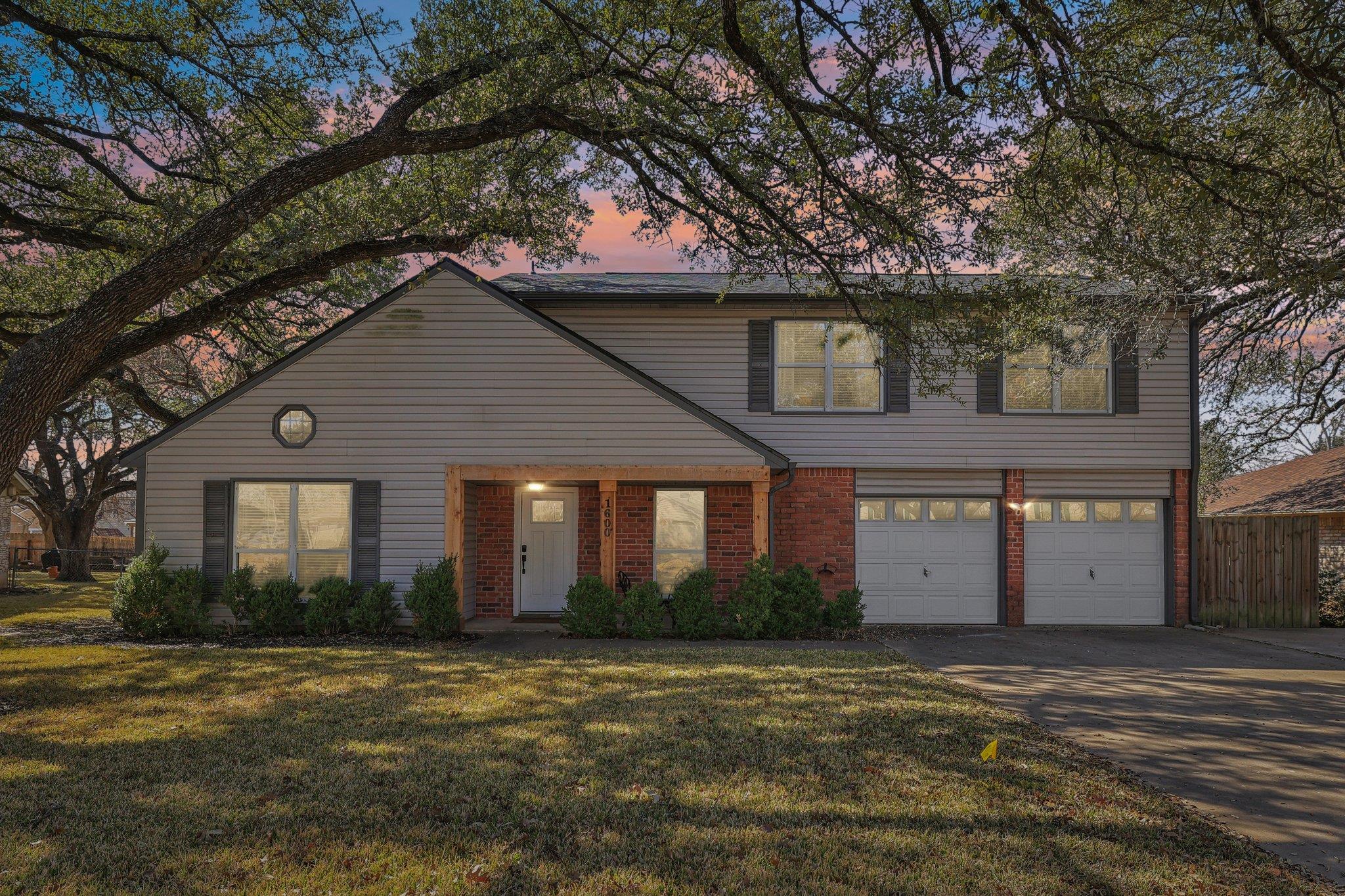 1600  Wood Rock Dr, photo 2