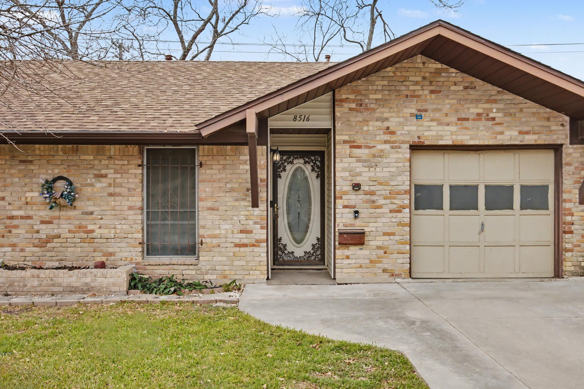 8516  Woodstone Dr, photo 2
