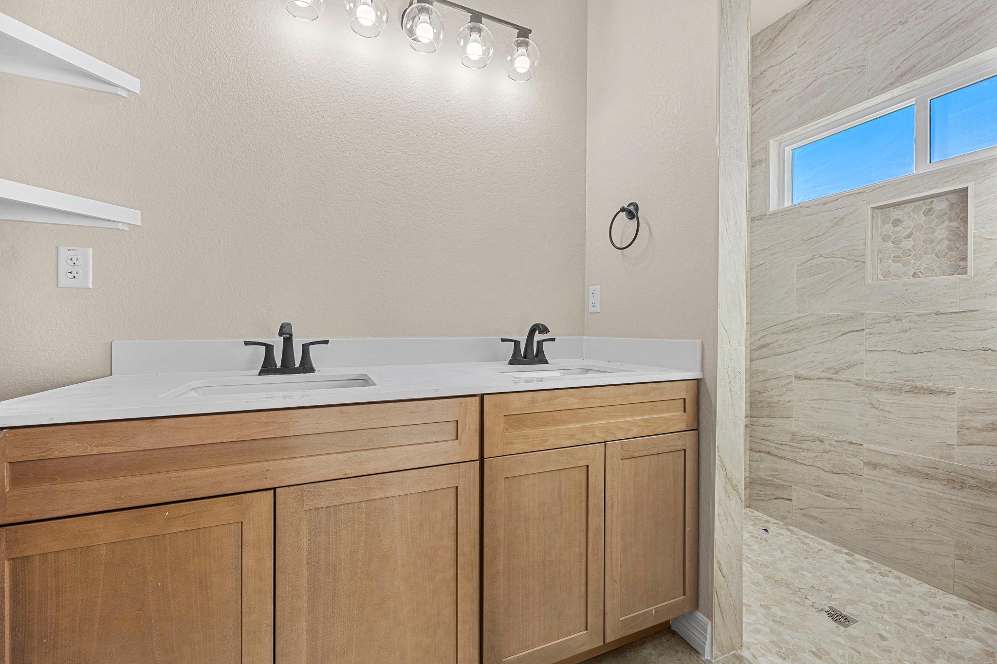 1315  Lone Pine Way, photo 8
