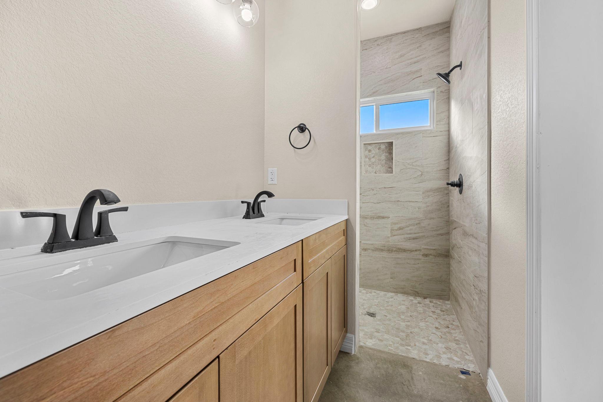 1315  Lone Pine Way, photo 9