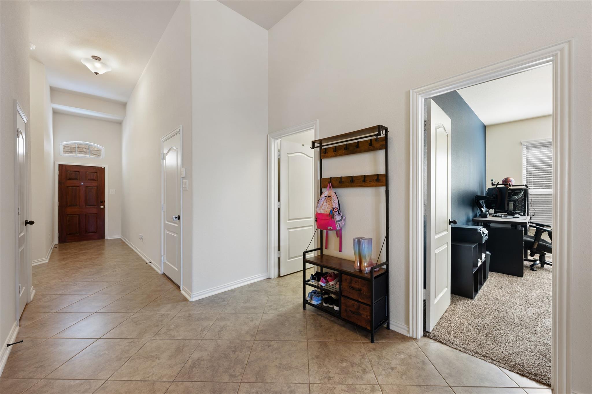 605  Palmilla St, photo 11