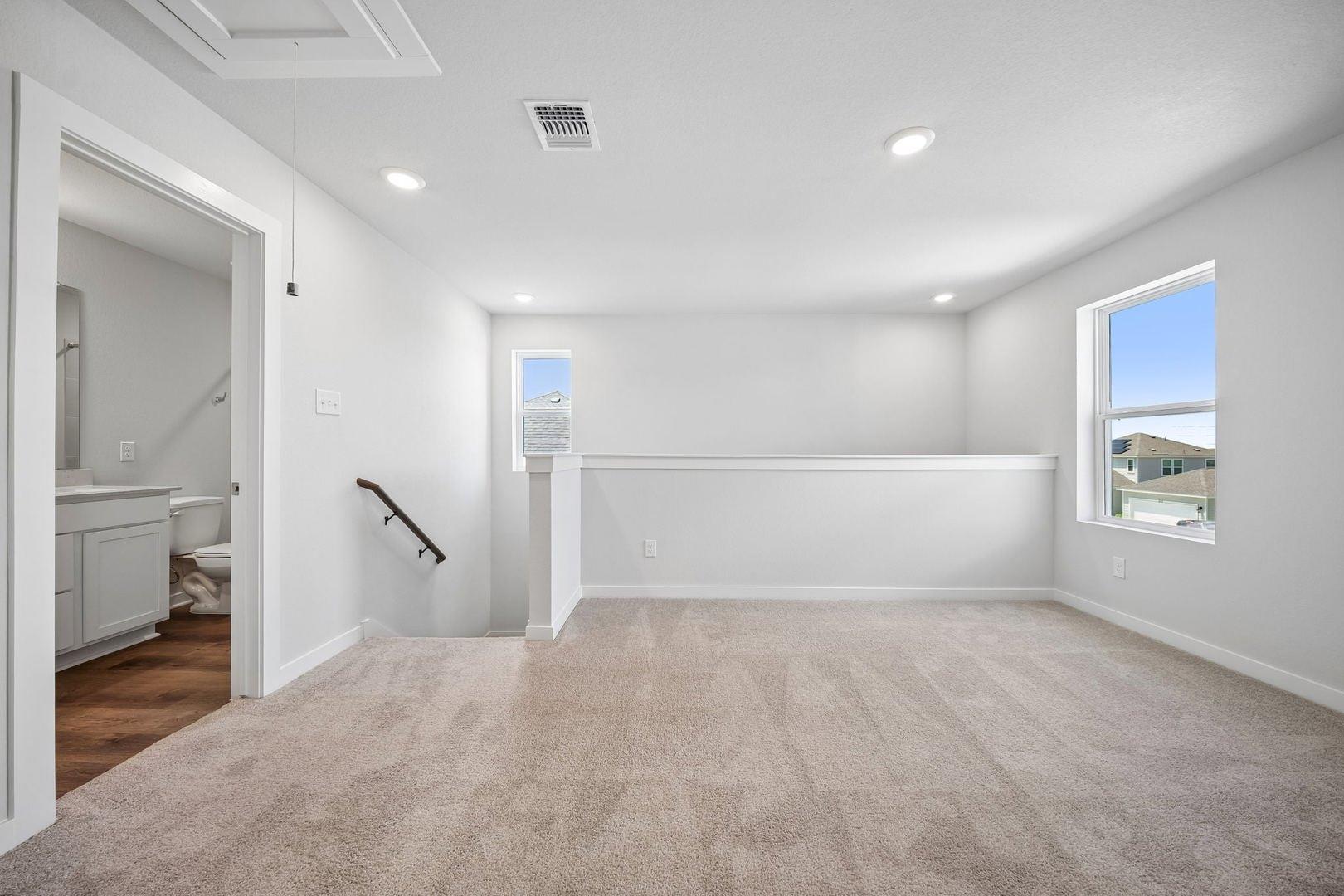 106 Hornet St photo 8