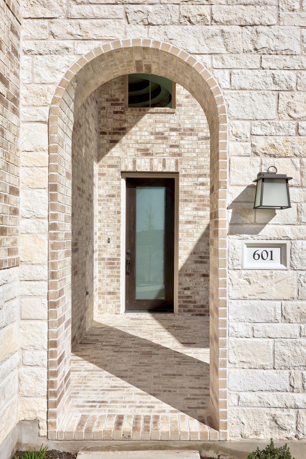 601  Buckaroo Dr, photo 2