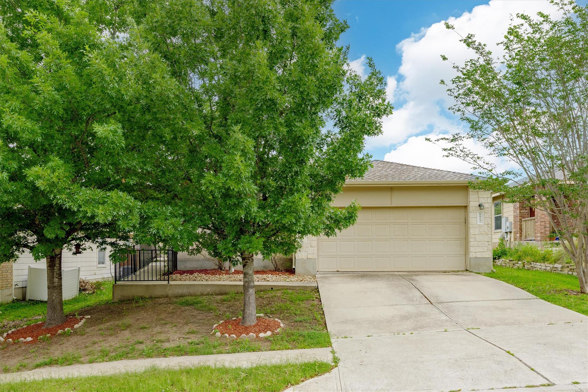 8912  China Rose Dr, photo 2