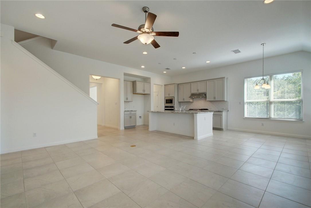 113  Meadow Wood Cv, photo 3
