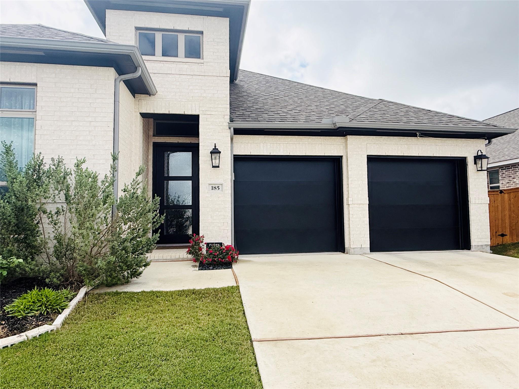 185  King Haakon Bay Dr, photo 2