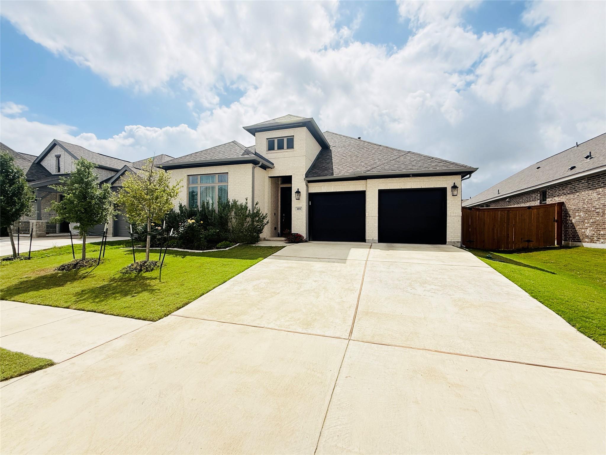 185  King Haakon Bay Dr, photo 3