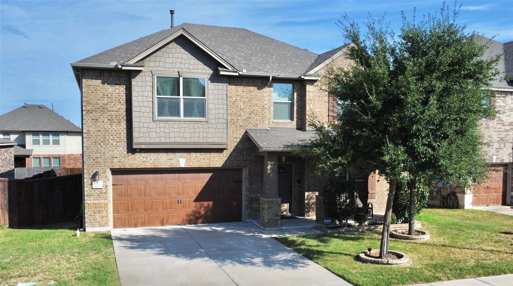 1712  Uhland Dr, photo 2