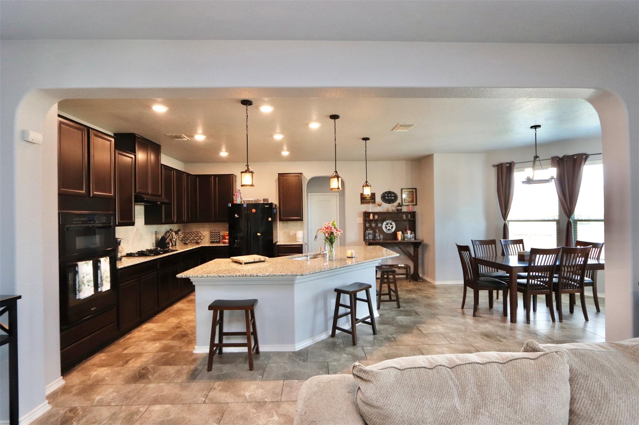 1712  Uhland Dr, photo 8