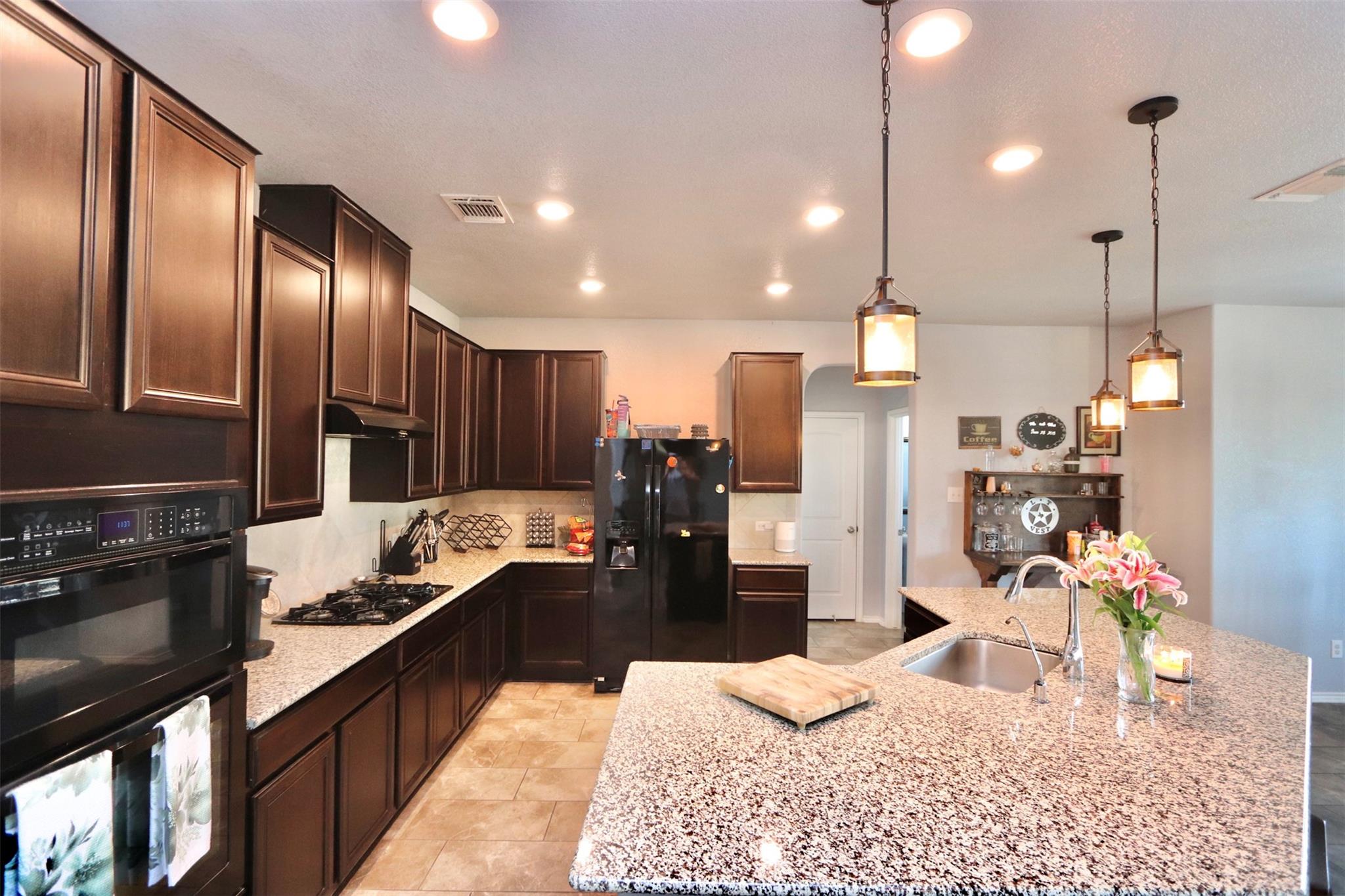 1712  Uhland Dr, photo 10