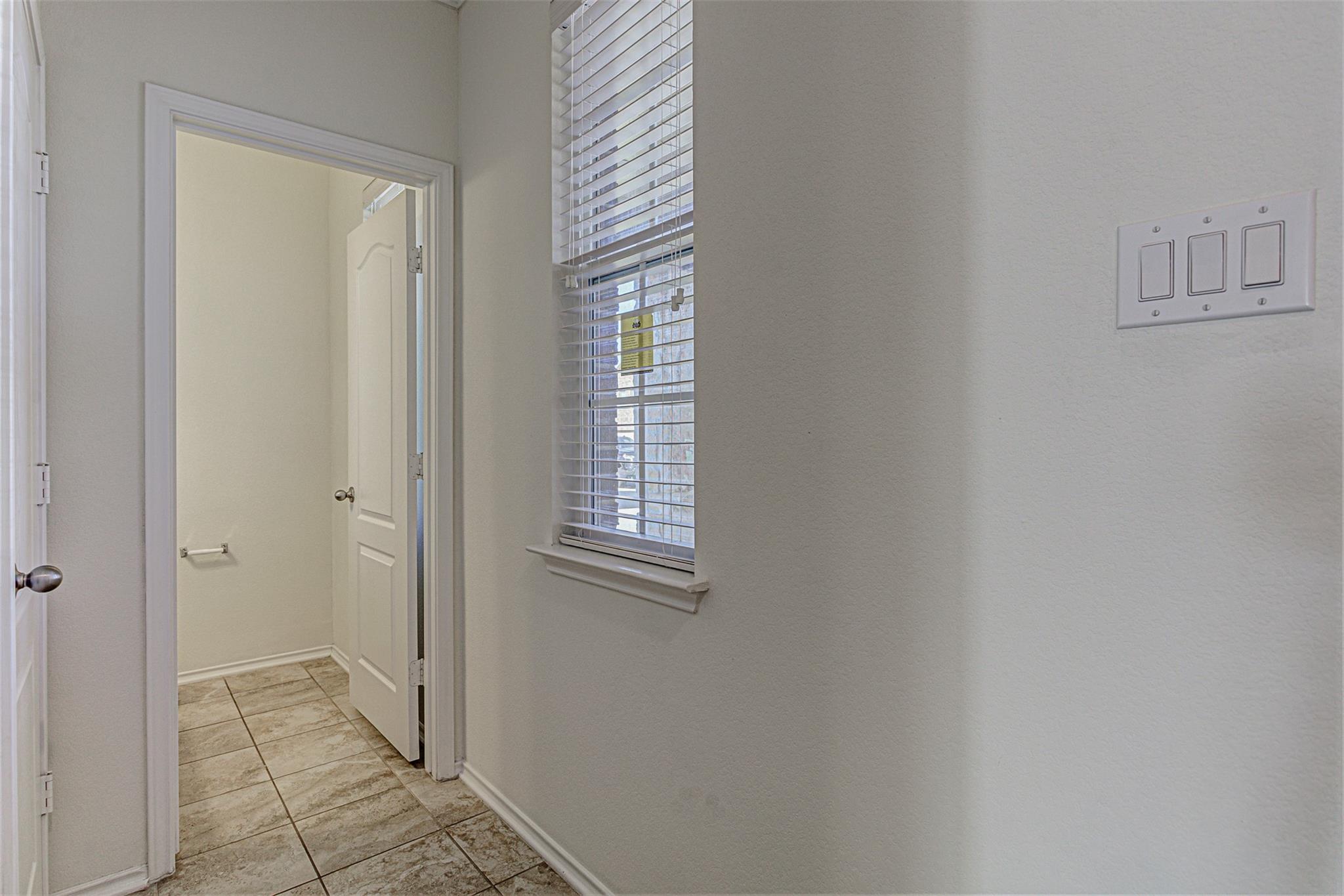 339  Alamosa Dr, photo 11