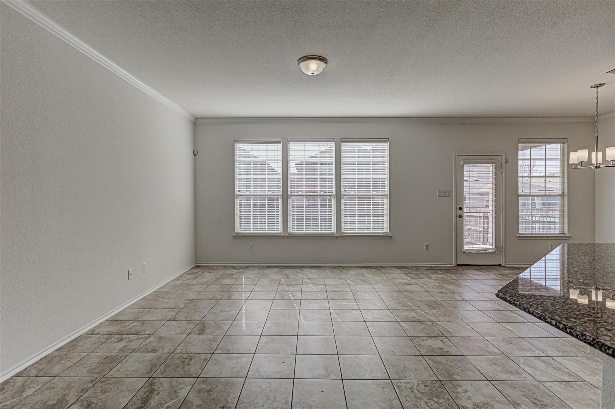 339  Alamosa Dr, photo 9