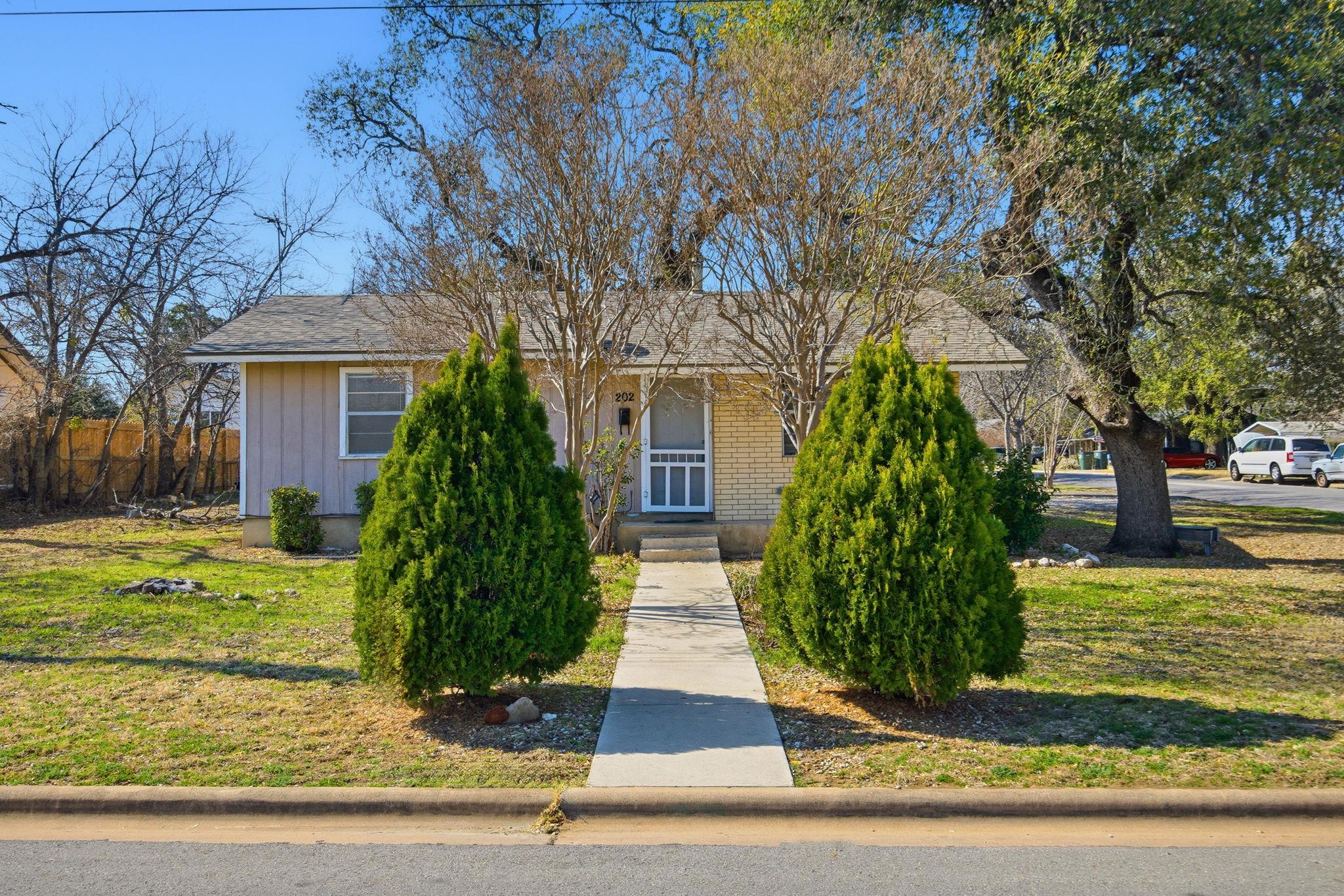 202  Forest St, photo 2