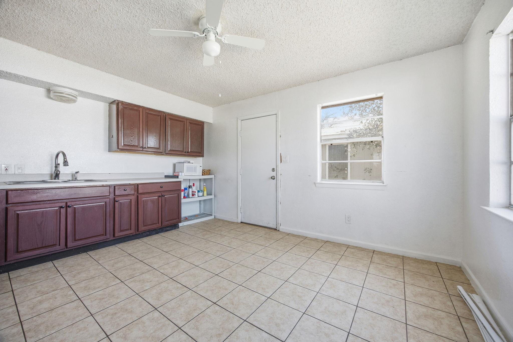 202  Forest St, photo 8