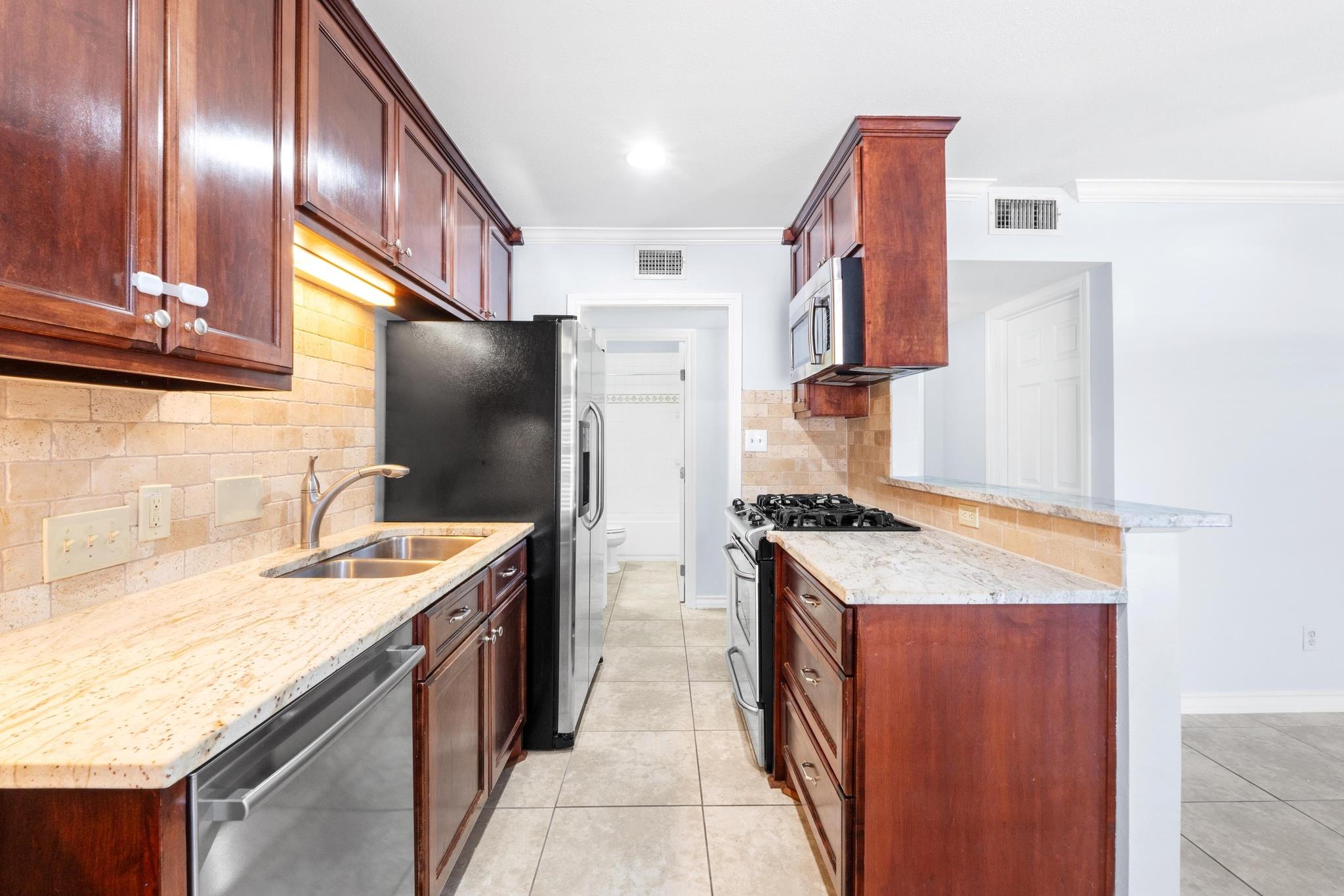 407 E 45th St  #108, photo 11