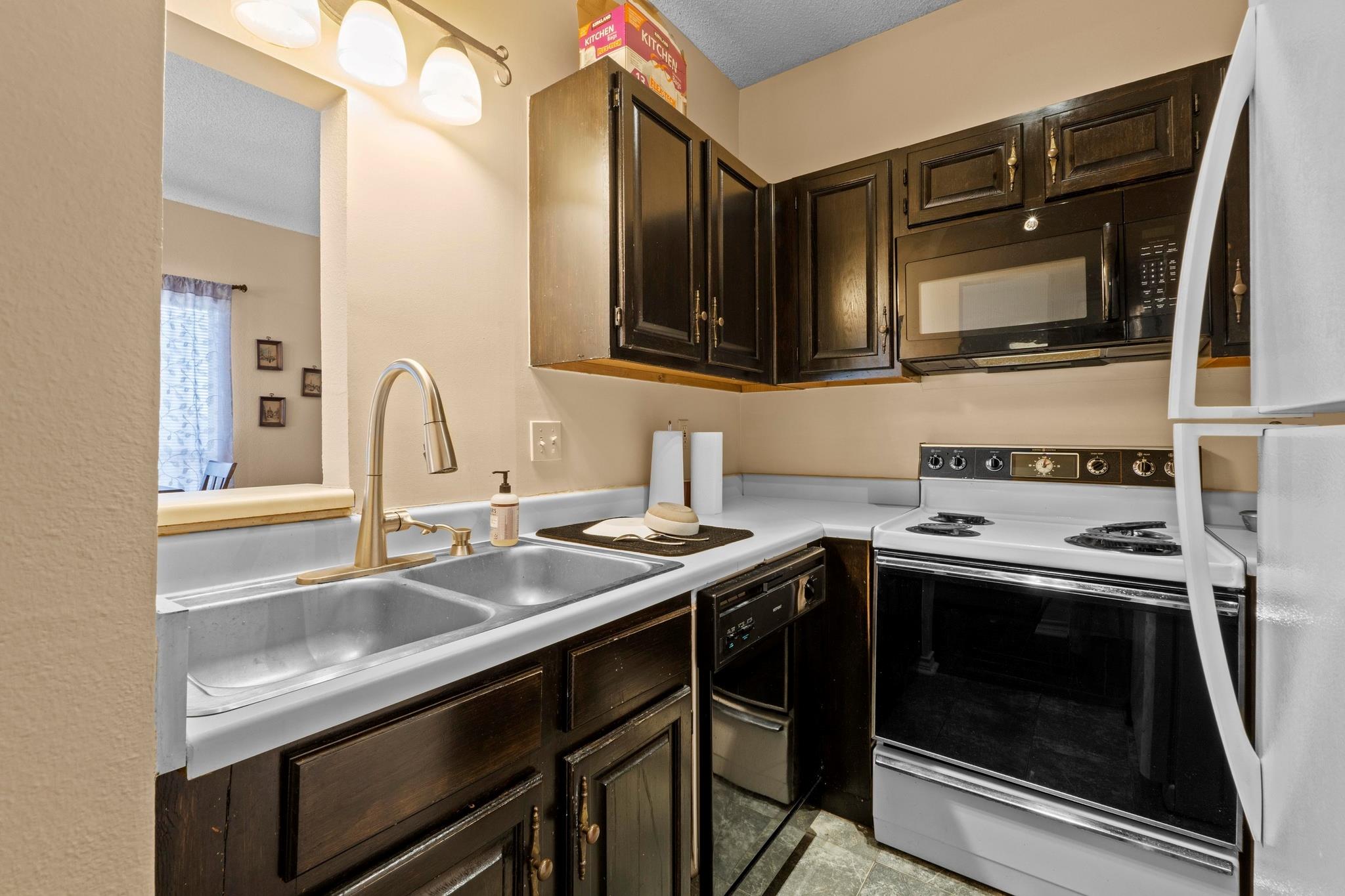 915 W 22nd 1/2 St  #202, photo 6