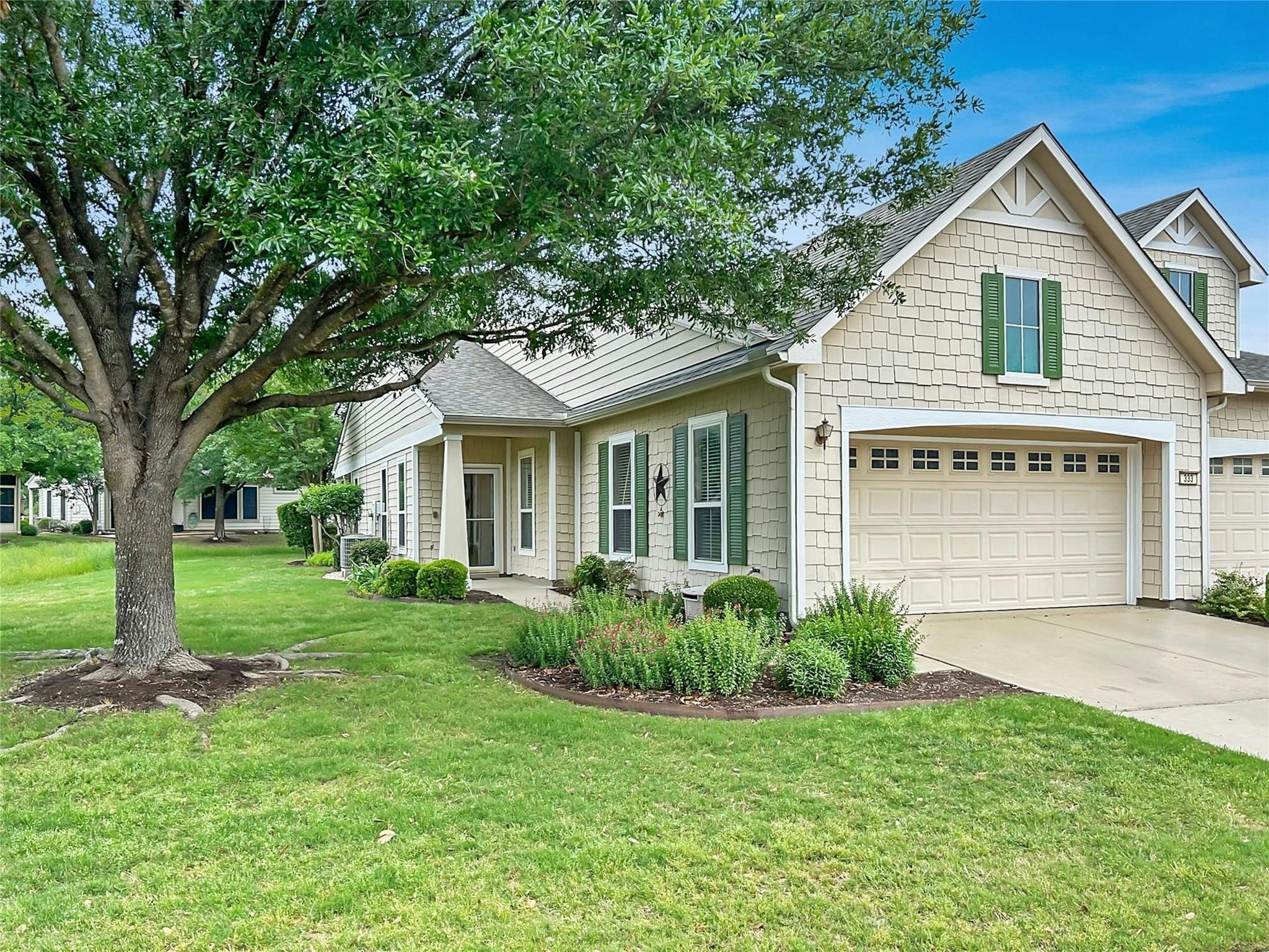 333  Portsmouth Dr, photo 2