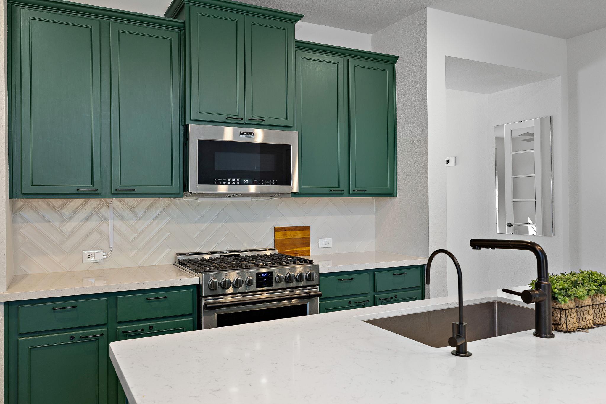 326  Smithsonian Ln, photo 9
