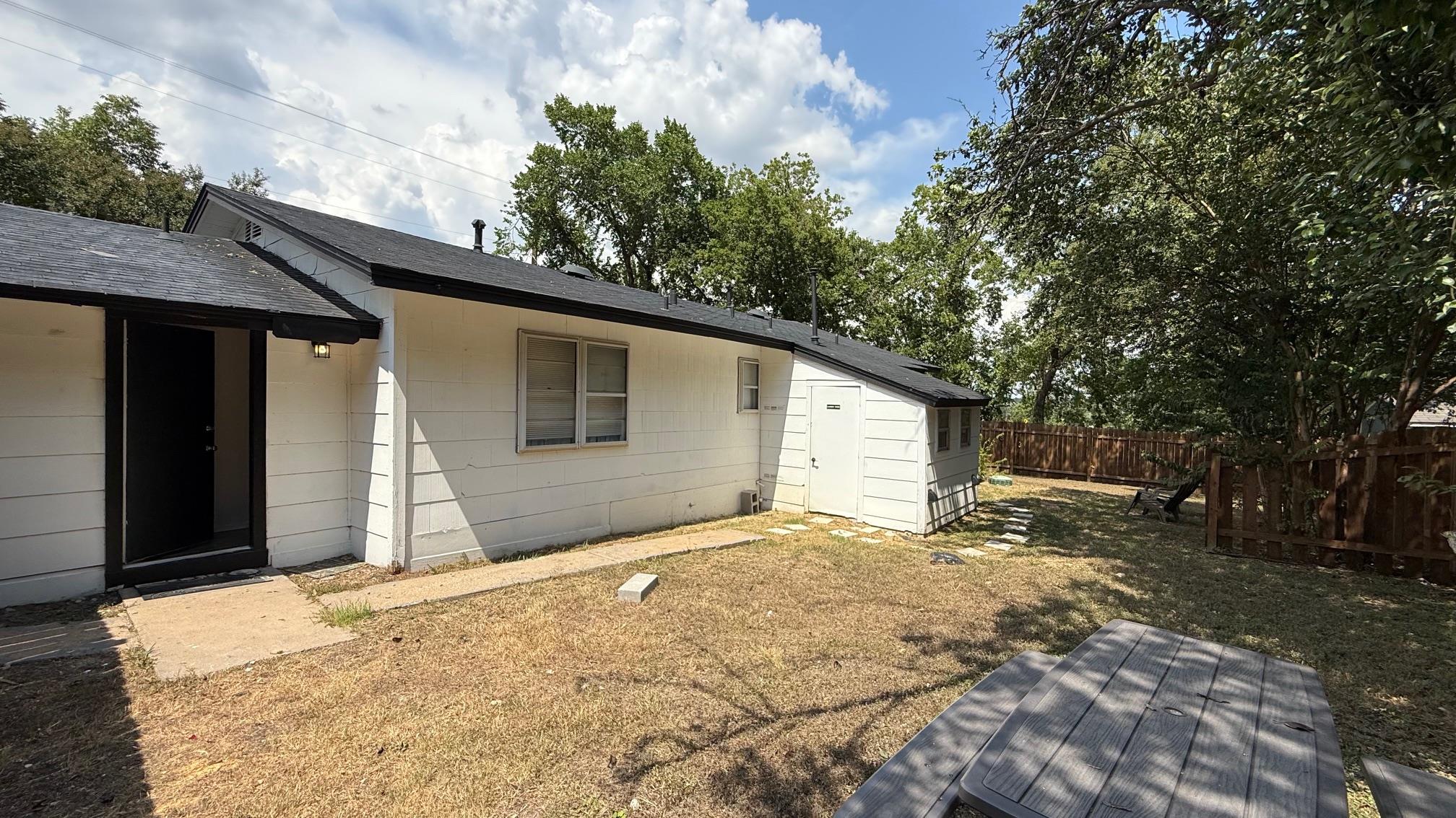 1802  University Ave, photo 4