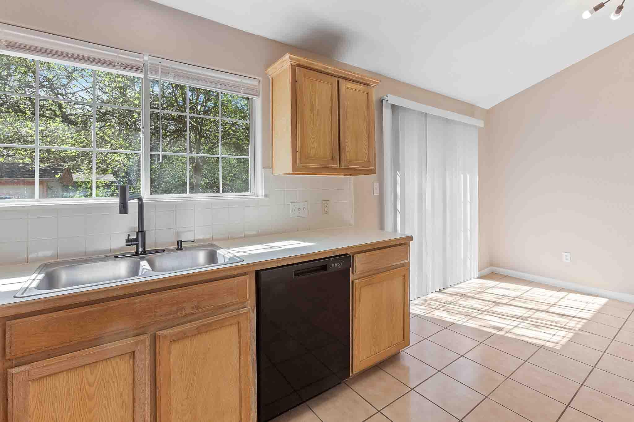 2003  Ramona Cir, photo 9