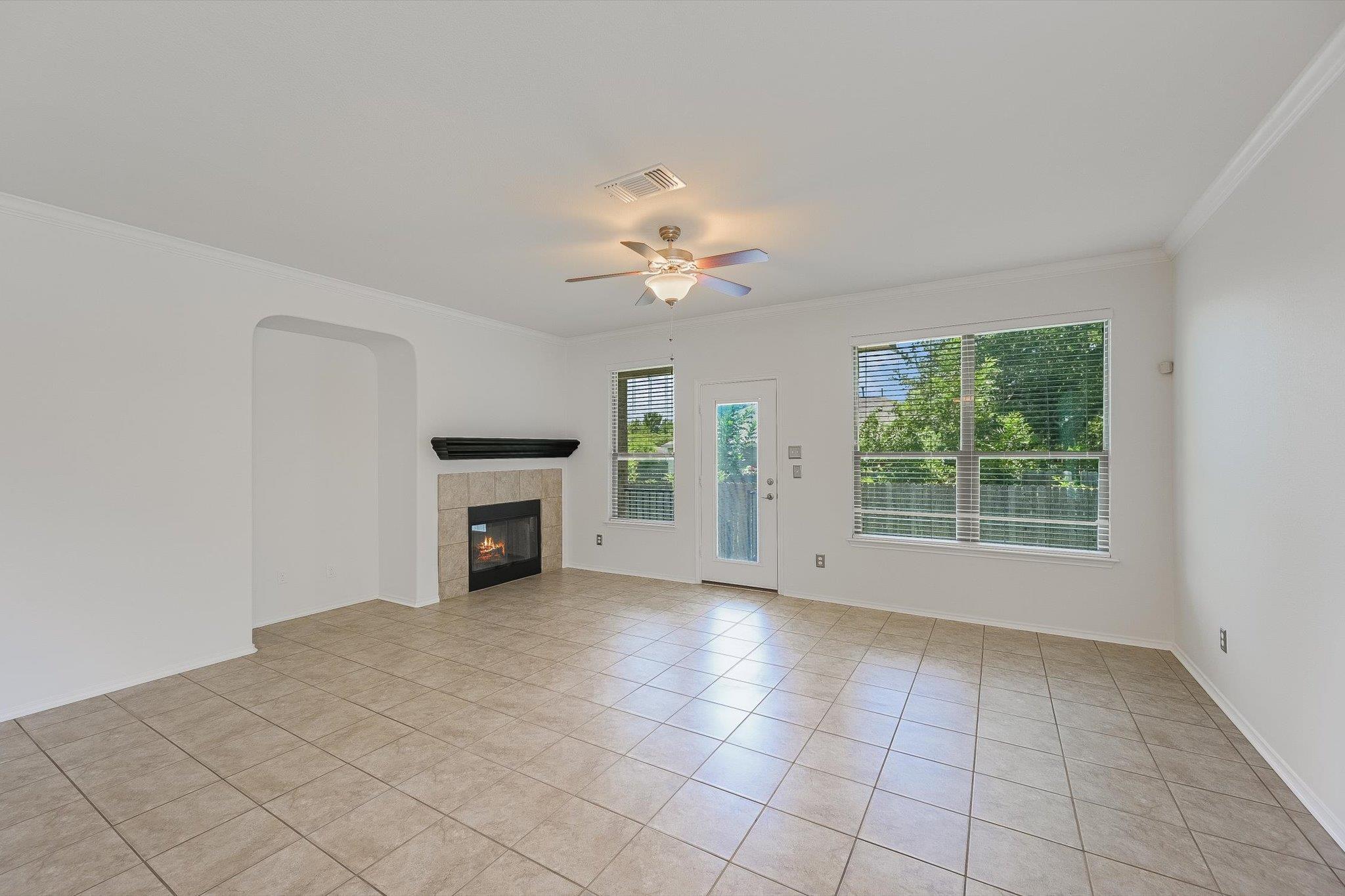 860  Water Hyacinth Loop, photo 2