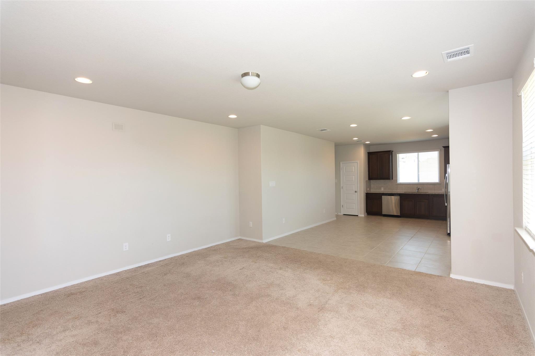 350  Fabion St, photo 5