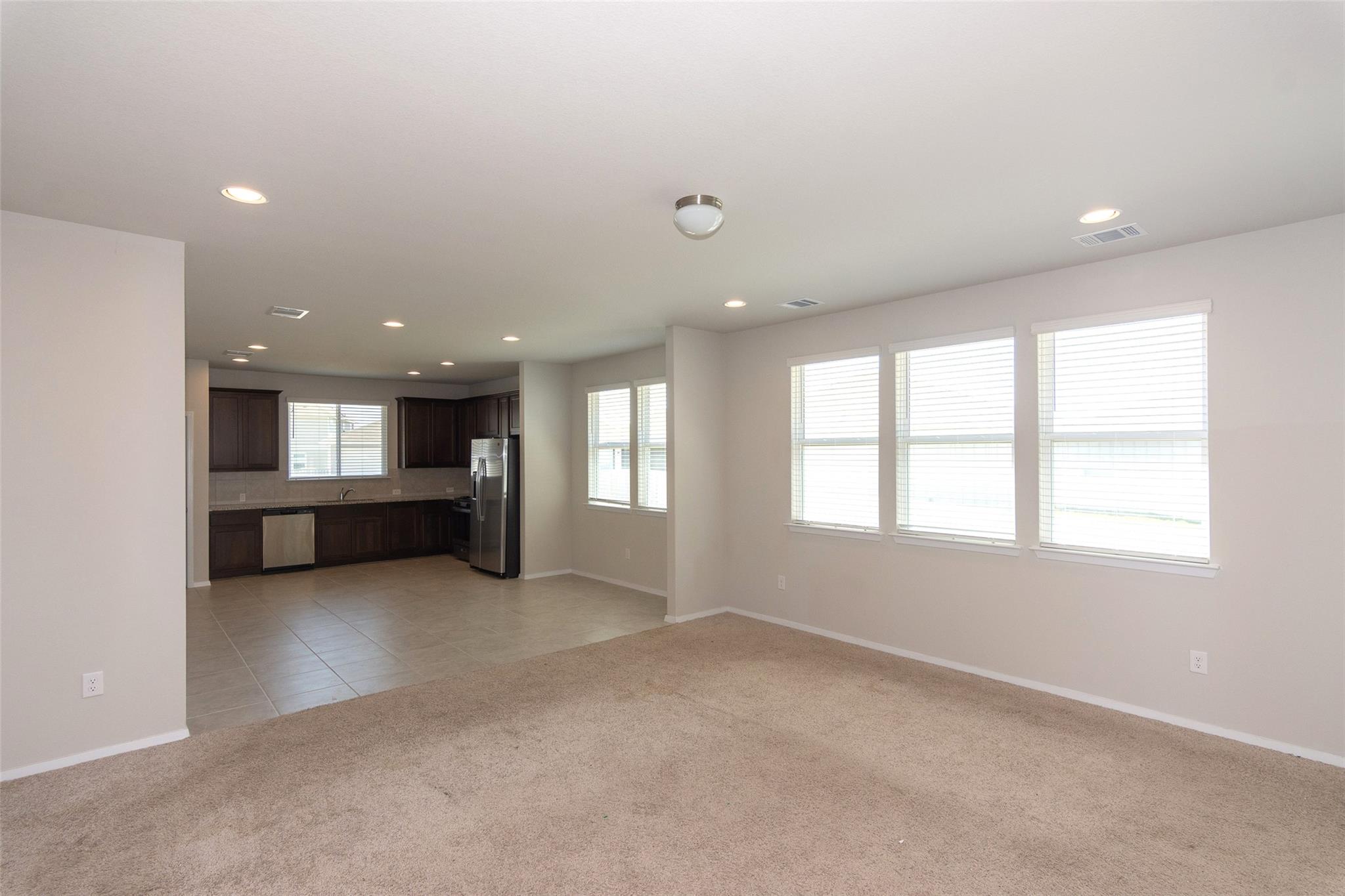 350  Fabion St, photo 6
