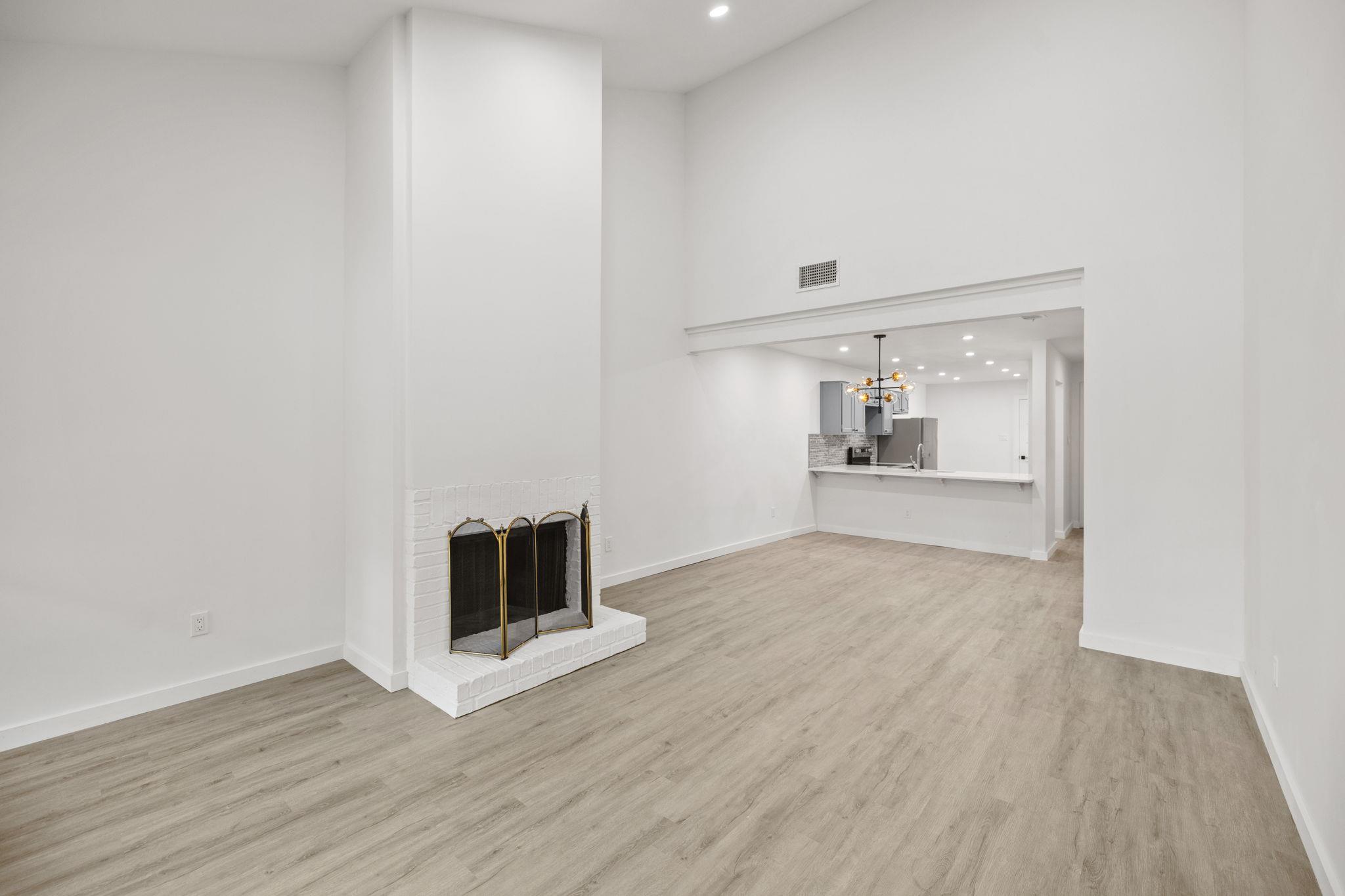7211  Lakewood Dr  #C111, photo 9