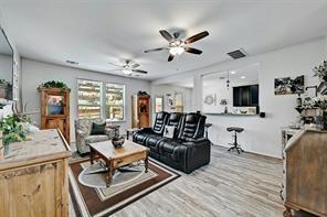 165  Satsuma Dr, photo 2