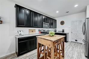 165  Satsuma Dr, photo 3