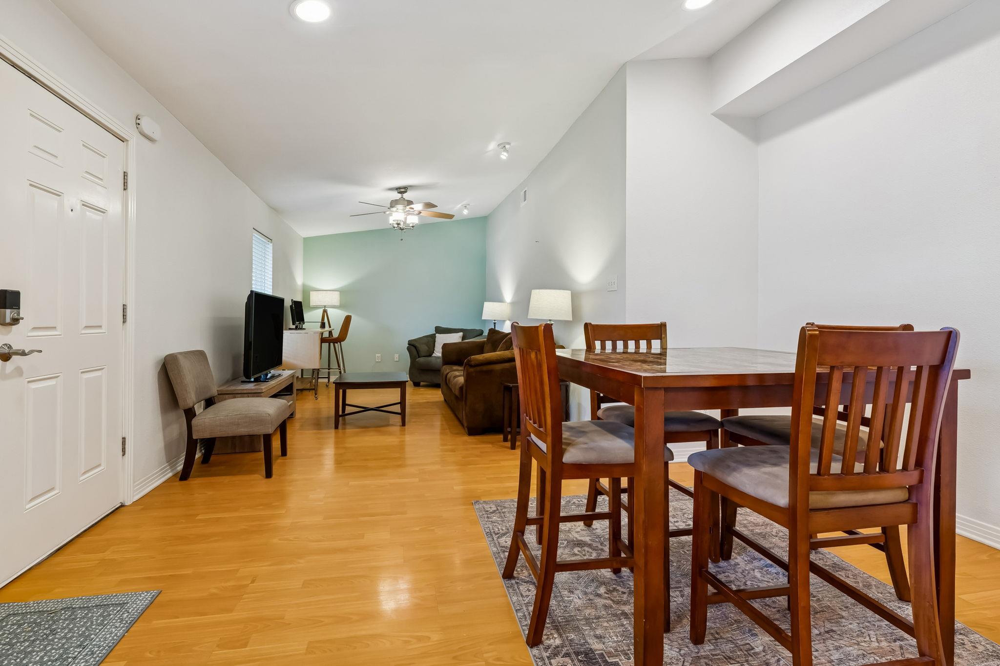2021  Bluebonnet Ln  #210, photo 9