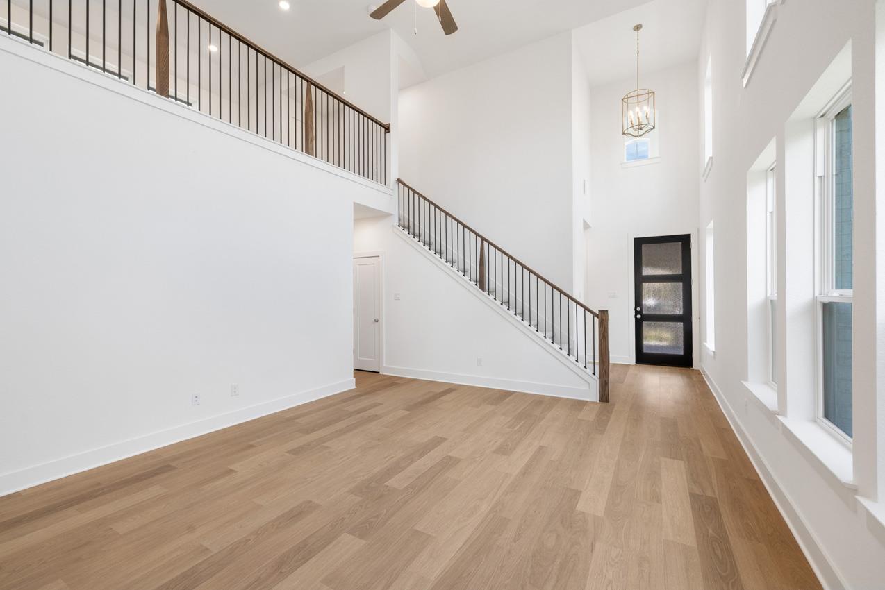252  Menlo Bnd, photo 2