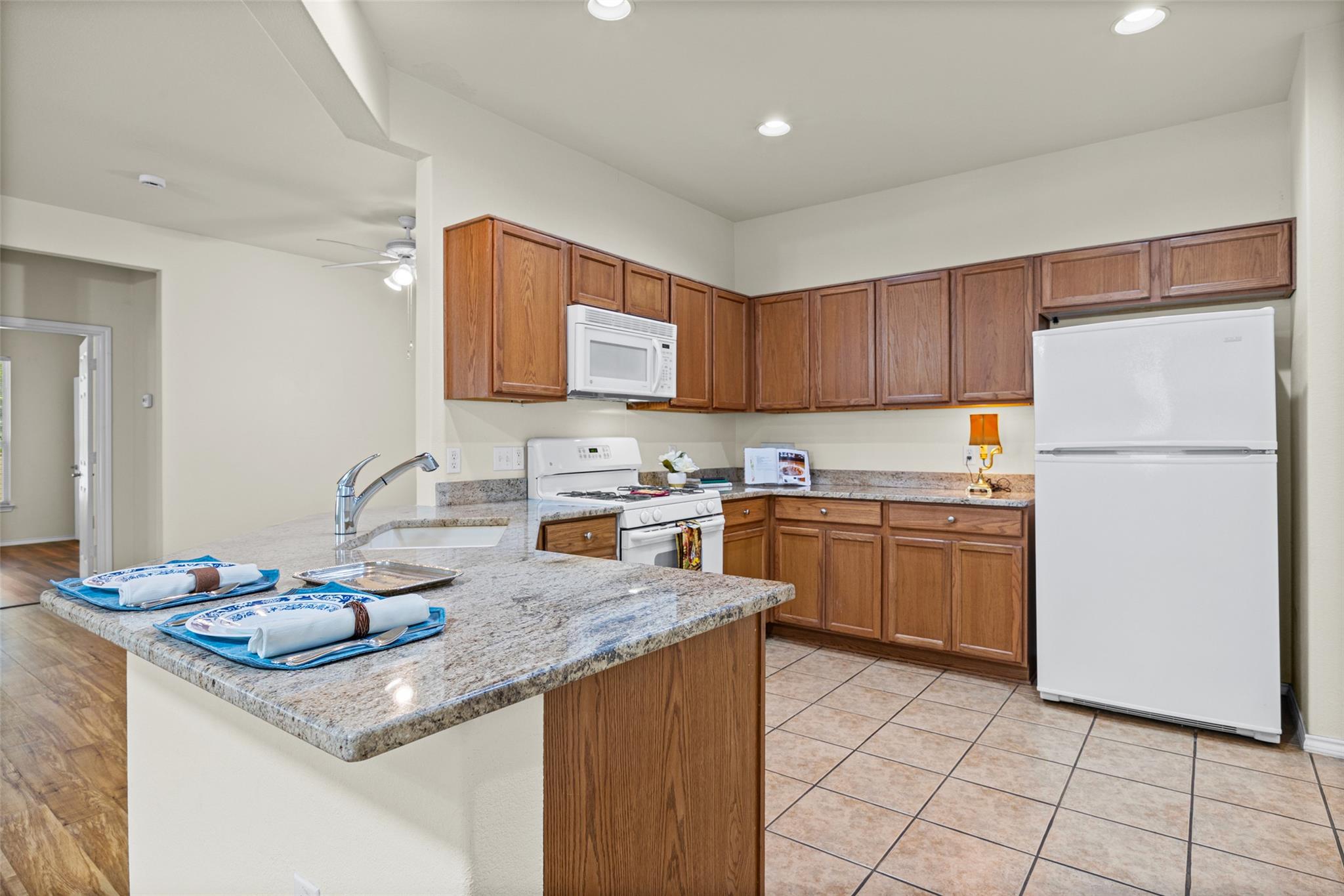 317  Essex Ln, photo 3