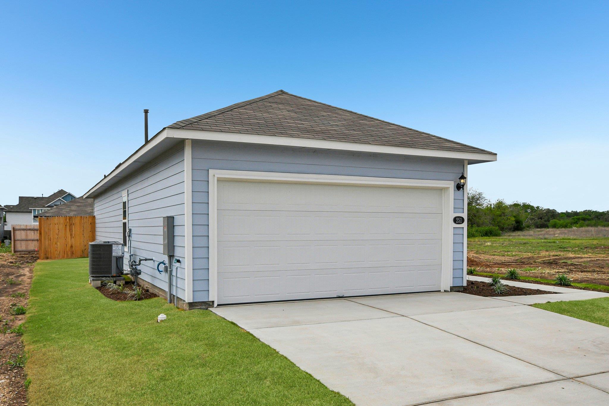 251  Haywood Mnr, photo 2