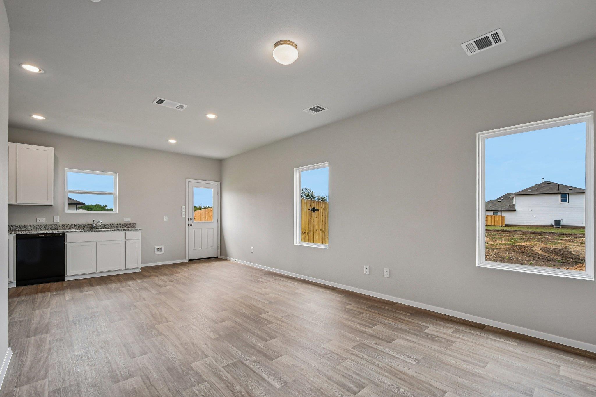 251  Haywood Mnr, photo 12
