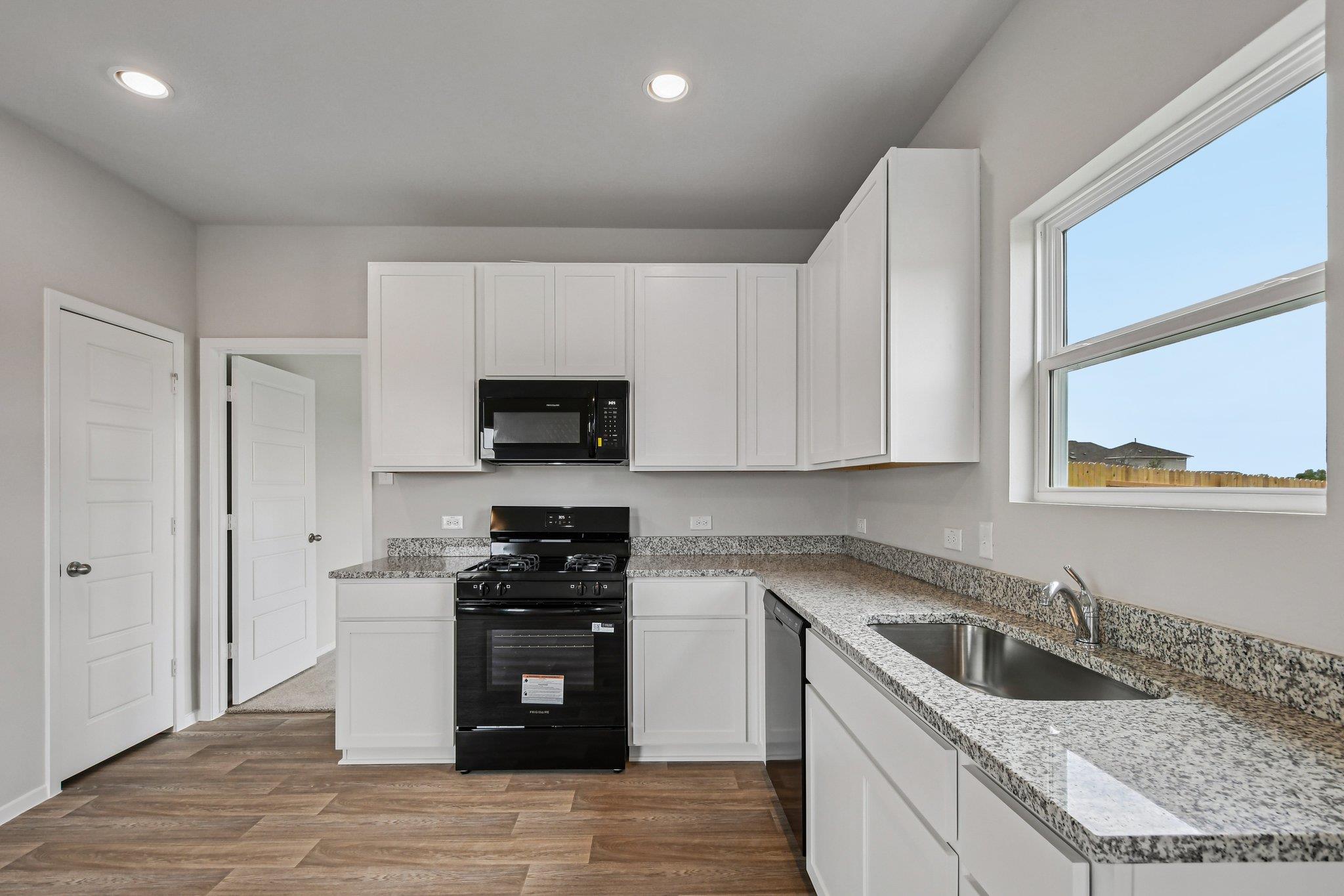 251  Haywood Mnr, photo 7