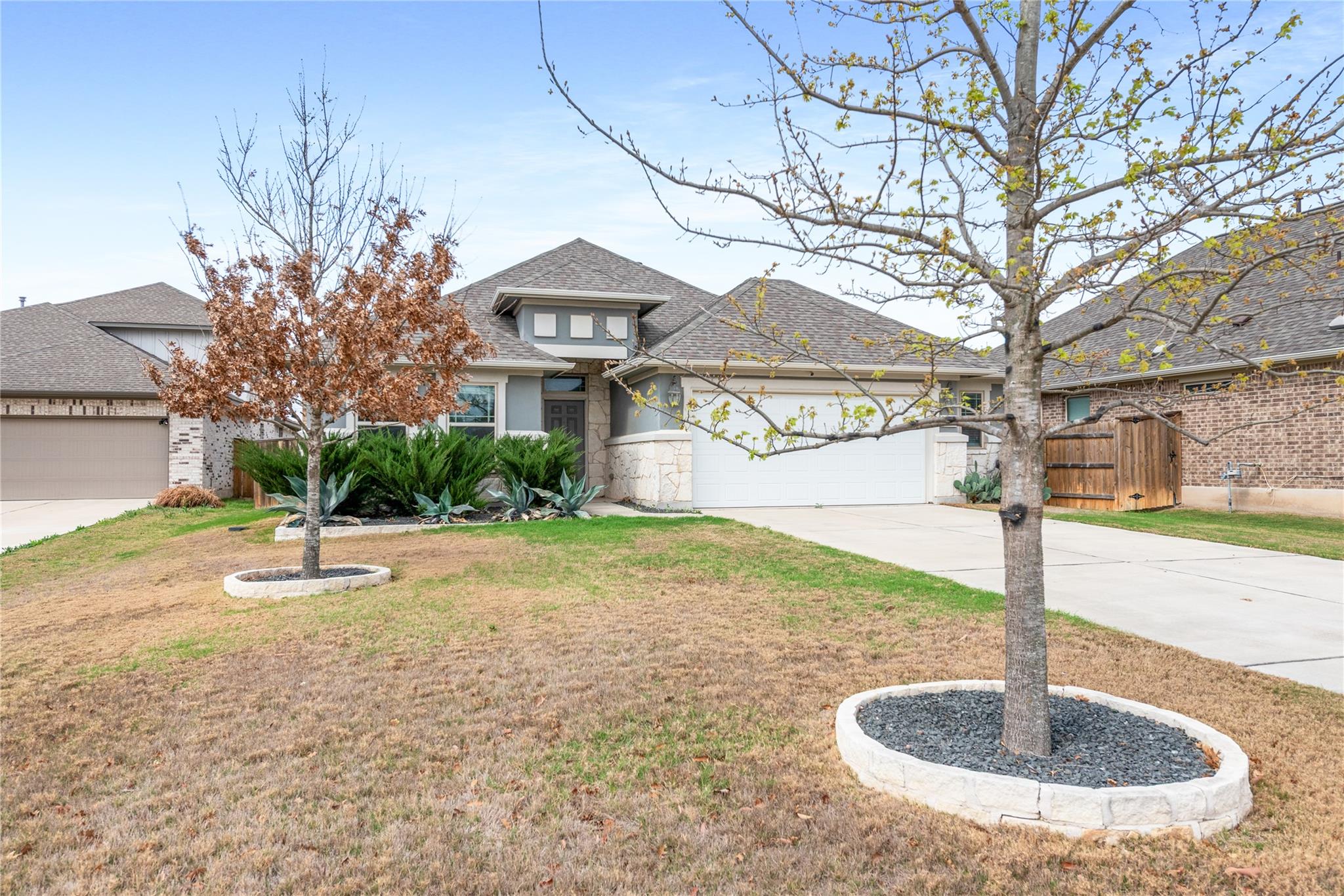 682  Coyote Creek Way, photo 3